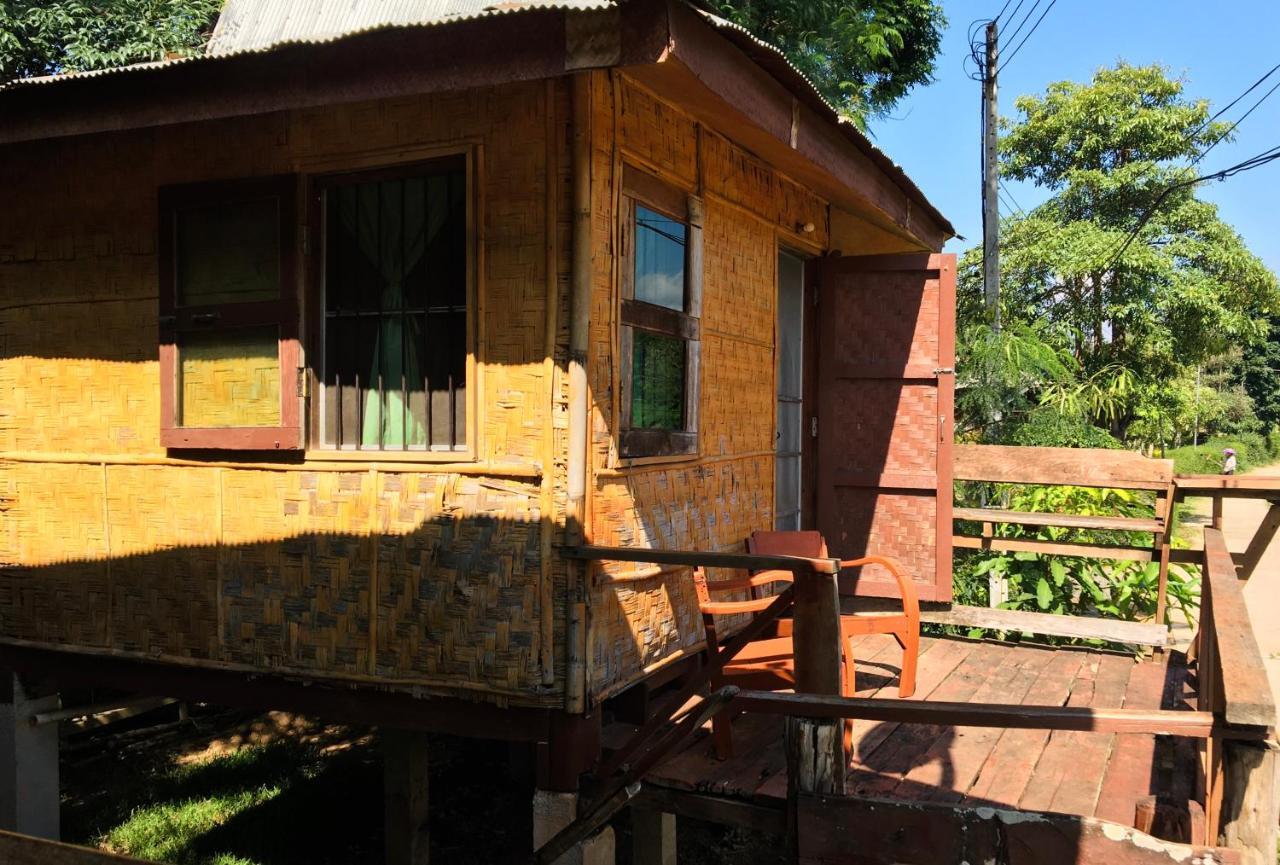 Golden Hut -Chill Bungalows In Town黄金泰式传统独栋小屋 Pai Exterior photo